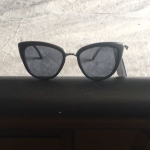 NWT Quay My Girl sunglasses